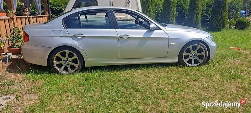 Srebrny Używany 2006 BMW 318 Sedan/Limuzyna | 18 000 zł (Uczciwa cena) - Obraz 1/4