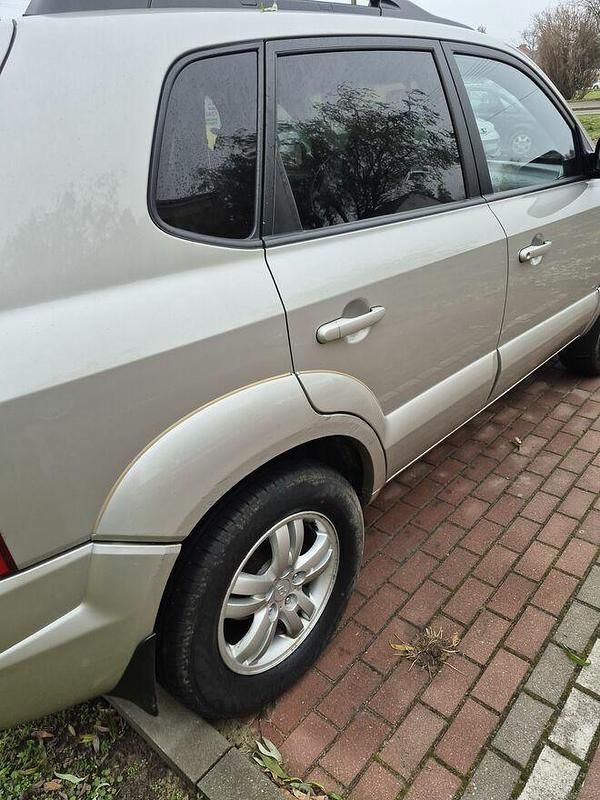 Używany Hyundai Tucson 2008 Srebrny SUV