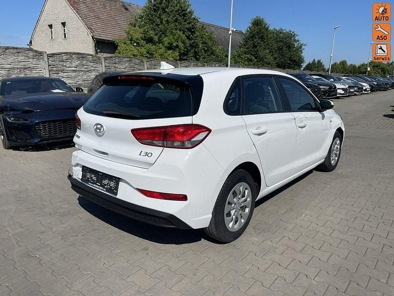 Biały (metalik) Używany 2021 Hyundai i30 Hatchback | 33 900 zł - Obraz 1/4