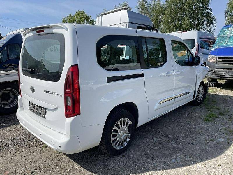 Używany Toyota Proace Verso Business Edition 130 KM (95 kW) 2021 Biały Kombi