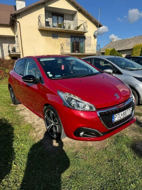 Bordowy (metalik) Używany 2016 Peugeot 208 GT-line Hatchback | 29 900 zł - Obraz 1/4
