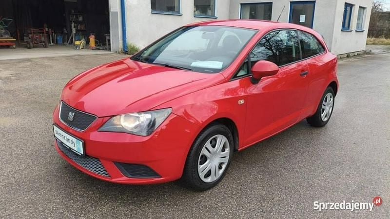 Używany Seat Ibiza 75 KM (55 kW) 2013 Czerwony Hatchback