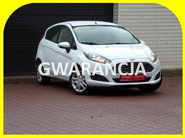Biały Używany 2015 Ford Fiesta Hatchback | 25 900 zł (Uczciwa cena) - Obraz 1/4