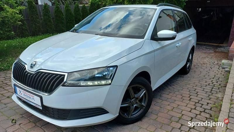 Biały Używany 2022 Skoda Fabia Kombi | 31 600 zł (Uczciwa cena) - Obraz 1/4