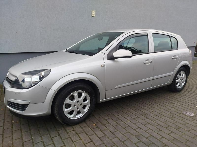 Srebrny Używany 2004 Opel Astra Hatchback | 4900 zł (Uczciwa cena) - Obraz 1/2