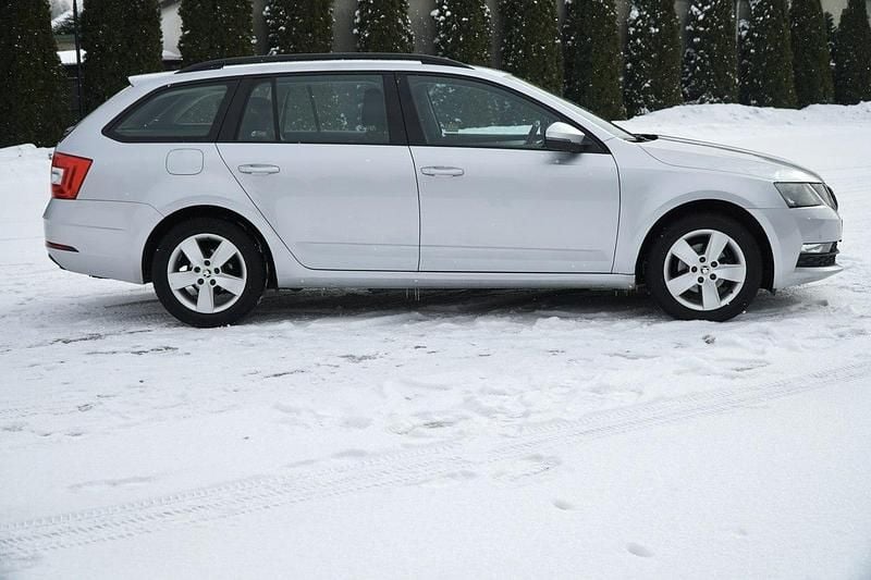 Używany Skoda Octavia 115 KM (84 kW) 2019 Srebrny (metalik) Kombi