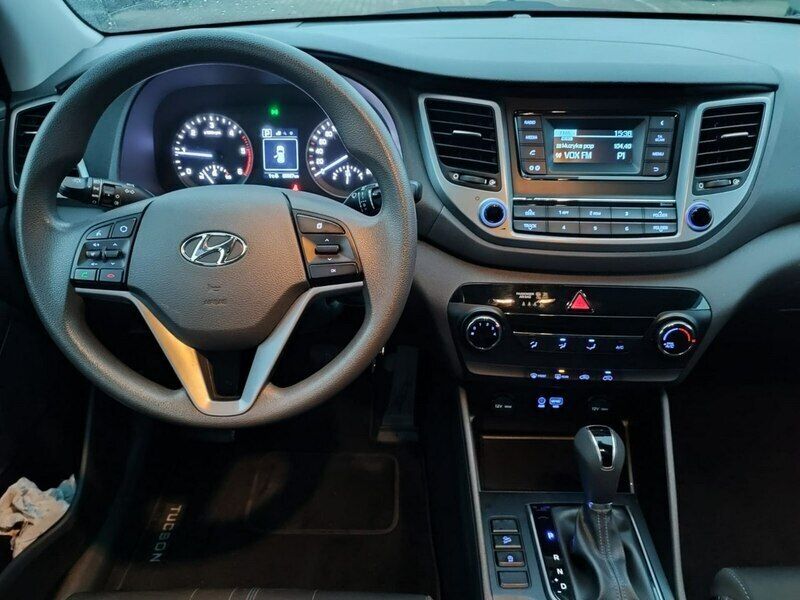 Używany Hyundai Tucson 140 KM (102 kW) 2016 Czerwony ciemny (metalik) SUV