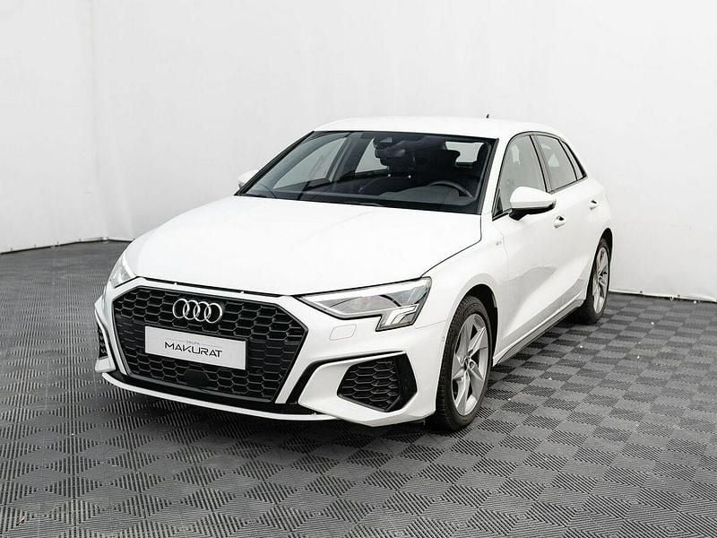 Używany Audi A3 S-Line 150 KM (110 kW) 2023 Biały Sedan/Limuzyna