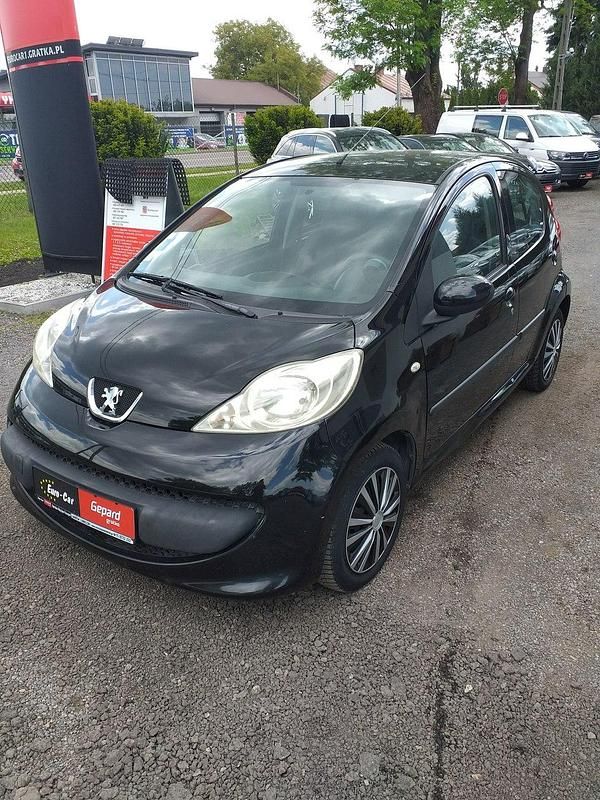 Czarny (metalik) Używany 2007 Peugeot 107 Hatchback | 10 900 zł (Dość drogi) - Obraz 1/4