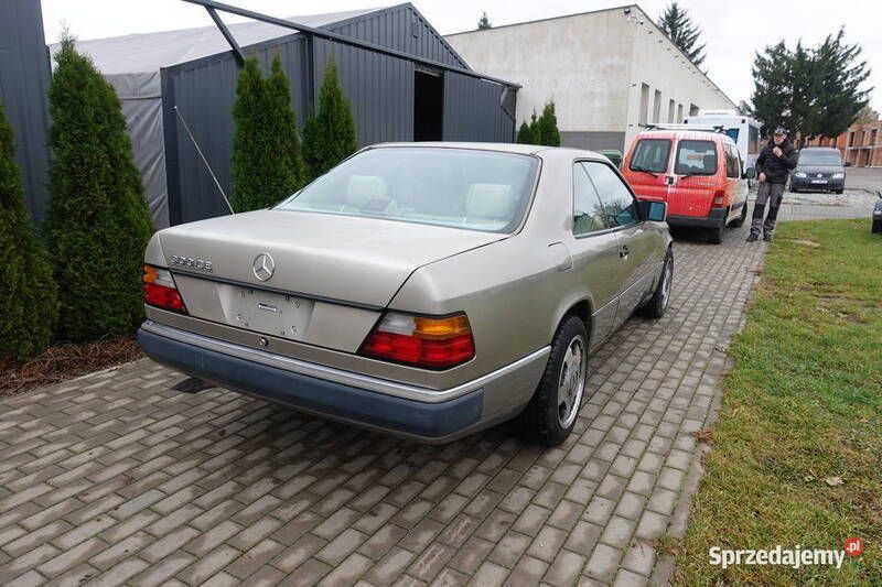 Używany Mercedes E300 1990 Złoty Coupe