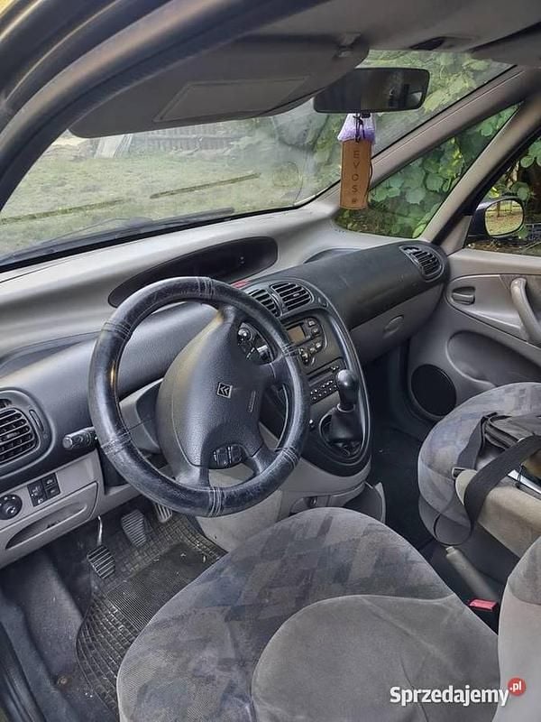 Grafitowy Używany 2001 Citroën Xsara Picasso Minivan | 2800 zł (Uczciwa cena) - Obraz 1/2