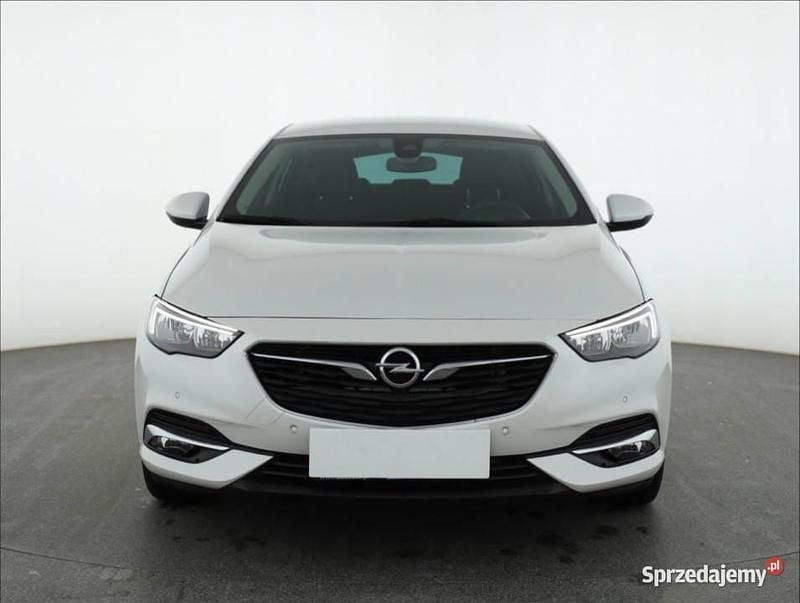 Używany Opel Insignia 2018 Biały Hatchback
