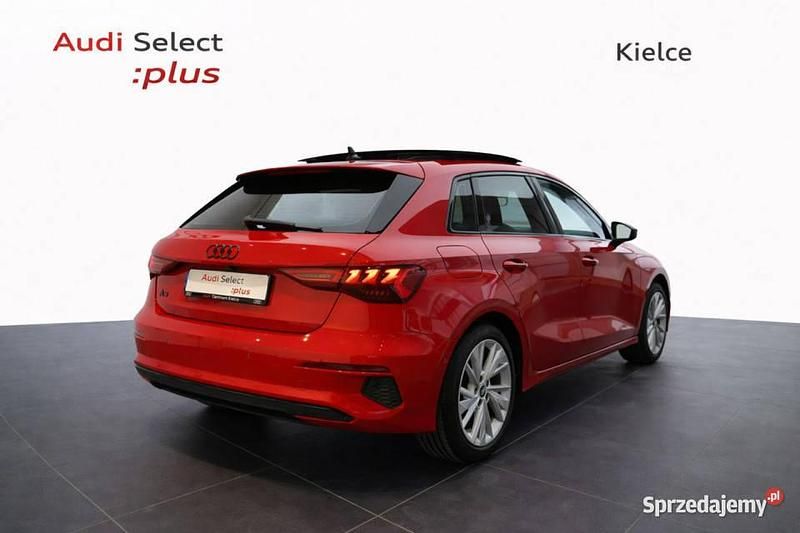 Używany Audi A3 Sportback e-tron Ambiente 2022 Czerwony Hatchback