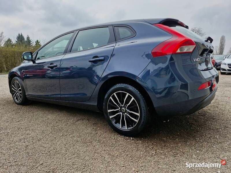 Szary Używany 2016 Volvo V40 Momentum Kombi | 43 900 zł (Uczciwa cena) - Obraz 1/4