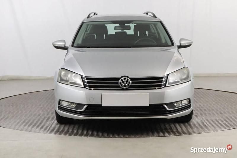 Srebrny Używany 2011 VW Passat Kombi | 26 999 zł (Uczciwa cena) - Obraz 1/4