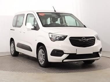 Używany Opel Combo 102 KM (75 kW) 2020 Biały Minivan