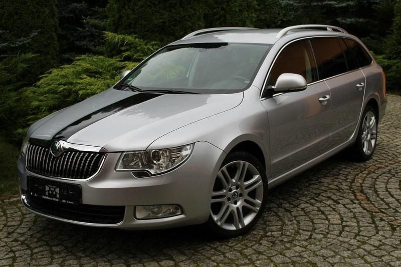 Srebrny Używany 2013 Skoda Superb Kombi | 34 800 zł (Super Cena) - Obraz 1/4