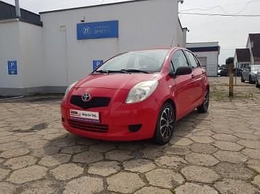 Czerwony Używany 2006 Toyota Yaris Hatchback | 8300 zł - Obraz 1/4