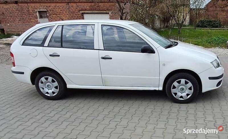Biały Używany 2004 Skoda Fabia Kombi | 2300 zł (Dobra cena) - Obraz 1/4