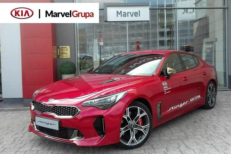 Używany Kia Stinger 370 KM (272 kW) 2017 Czerwony (metalik) Hatchback