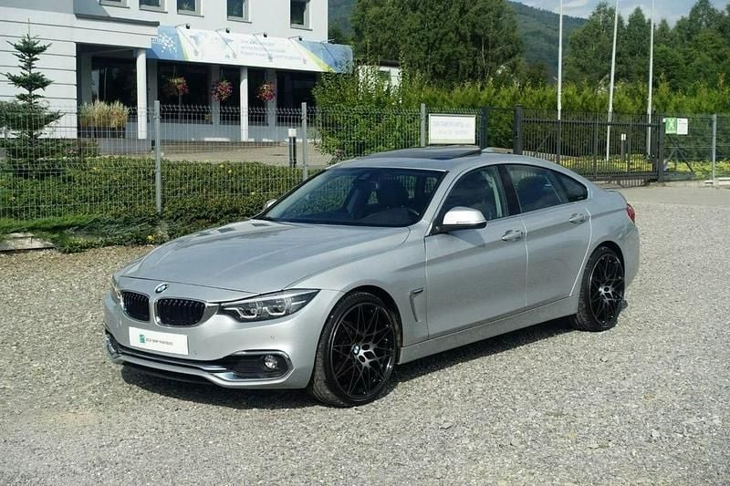Srebrny (metalik) Używany 2019 BMW 418 Coupe | 85 900 zł - Obraz 1/4