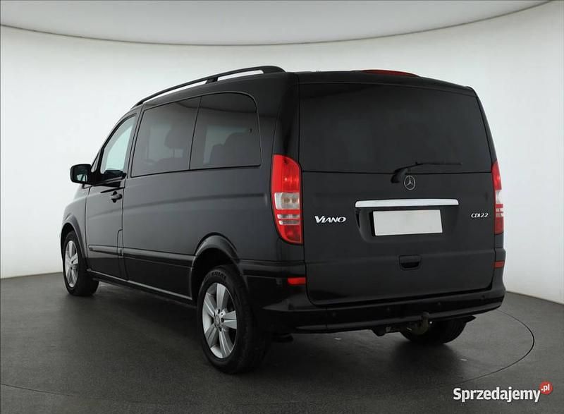 Używany Mercedes Viano 2011 Czarny Minivan