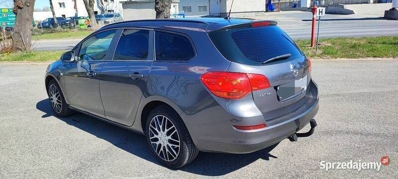 Używany Opel Astra 2011 Sedan/Limuzyna