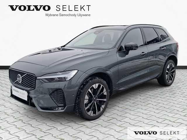 Używany Volvo XC60 250 KM (183 kW) 2026 Zielony SUV