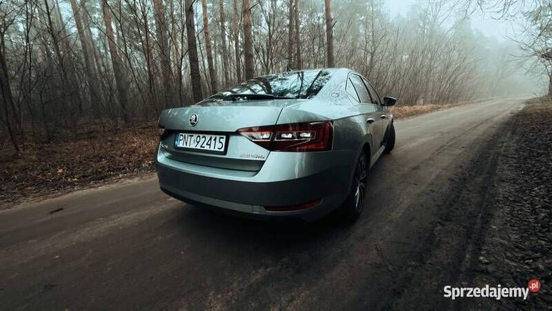 Używany Skoda Superb LAURIN & KLEMENT 2016 Szary Sedan/Limuzyna