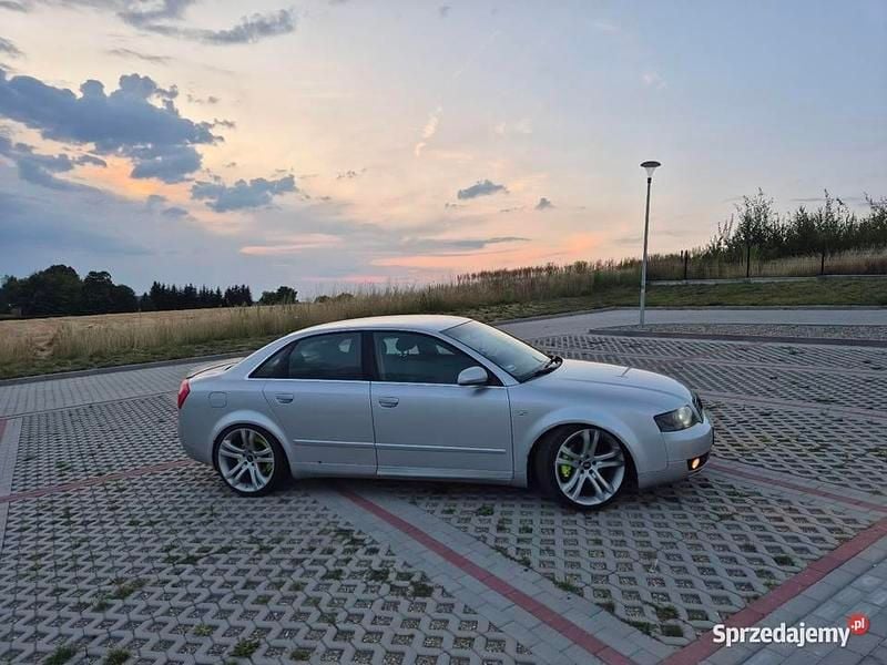 Używany Audi A4 2004 Srebrny Sedan/Limuzyna
