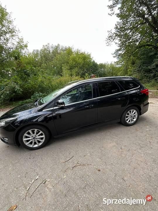 Używany Ford Focus 2017 Czarny Kombi