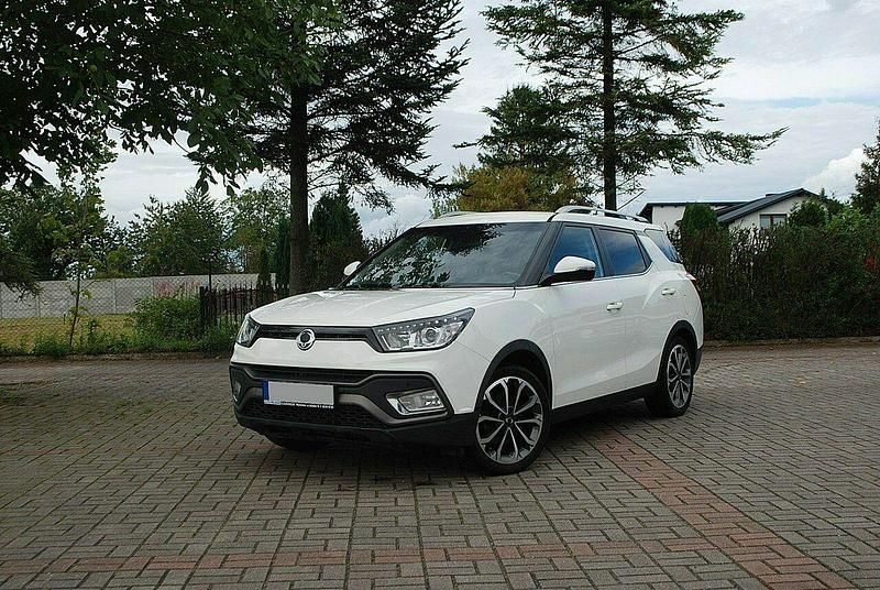 Biały Używany 2016 Ssangyong (KGM) XLV SUV | 38 900 zł - Obraz 1/4