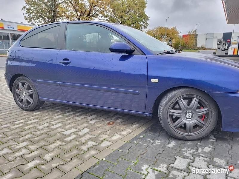 Używany Seat Ibiza 2002 Granatowy Hatchback