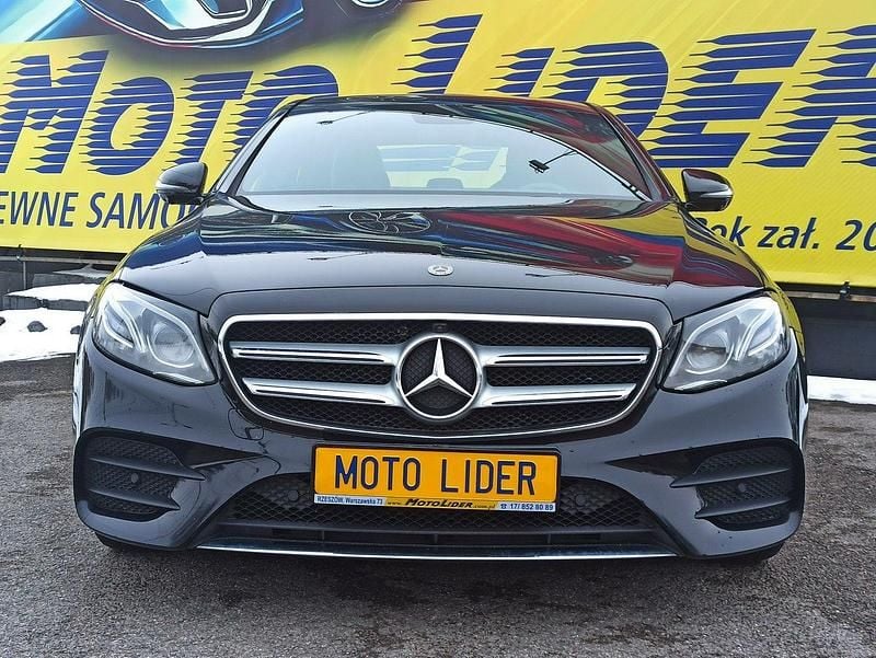 Używany Mercedes E220 AMG line 195 KM (143 kW) 2018 Czarny Sedan/Limuzyna