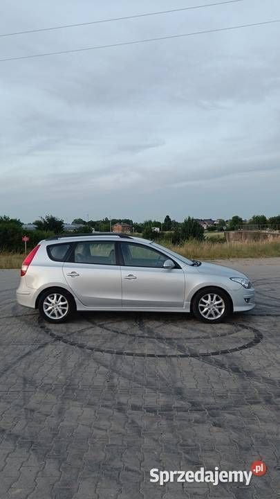 Srebrny Używany 2011 Hyundai i30 Kombi | 14 000 zł (Uczciwa cena) - Obraz 1/4