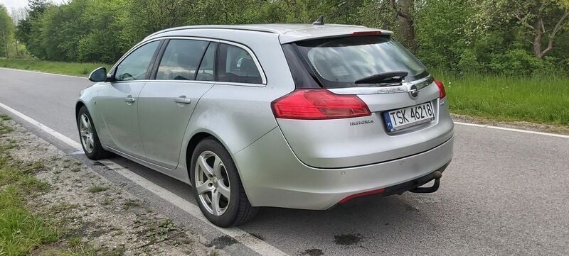 Używany Opel Insignia Edition 2009 Srebrny Sedan/Limuzyna
