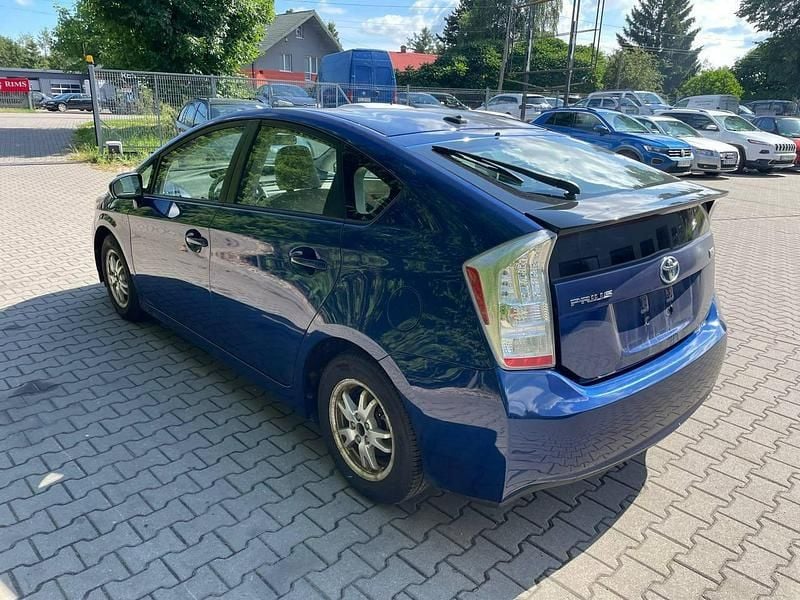 Używany Toyota Prius 2010 Czerwony jasny Hatchback