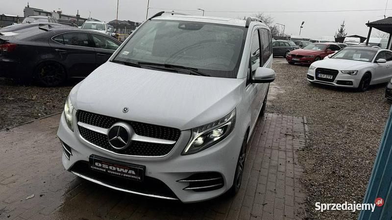 Biały Używany 2020 Mercedes V250 Minivan | 229 997 zł - Obraz 1/4
