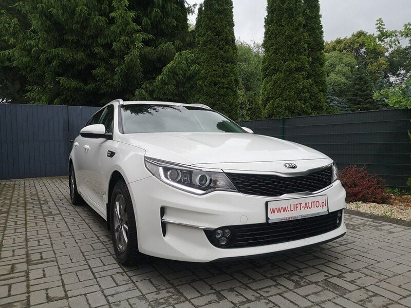 Używany Kia Optima 140 KM (102 kW) 2018 Biały Kombi