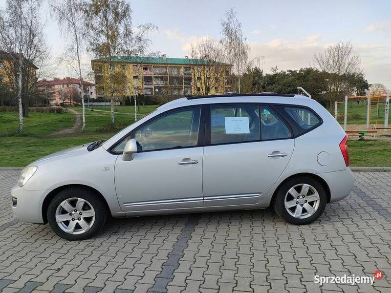 Srebrny Używany 2007 Kia Carens 2 Minivan | 12 500 zł (Uczciwa cena) - Obraz 1/4