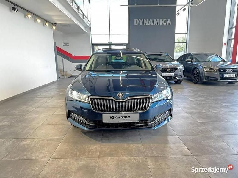 Niebieski Używany 2020 Skoda Superb LAURIN & KLEMENT Kombi | 94 900 zł (Dość drogi) - Obraz 1/3