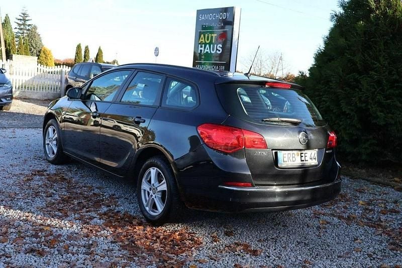 Używany Opel Astra 110 KM (80 kW) 2015 Czarny Kombi