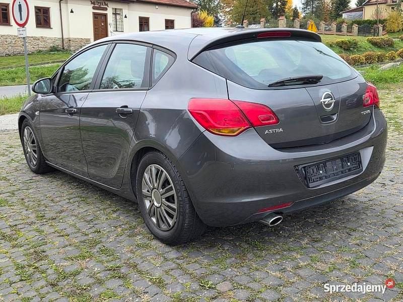 Używany Opel Astra 2010