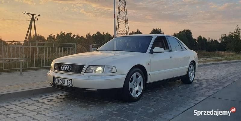 Biały Używany 1996 Audi A8 Exclusive Sedan/Limuzyna | 28 400 zł - Obraz 1/4