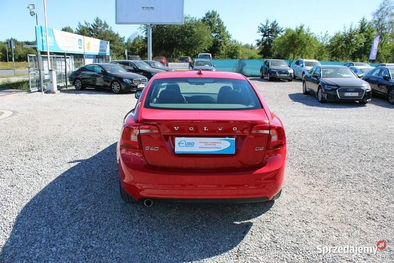 Używany Volvo S60 2017 Czerwony Sedan/Limuzyna