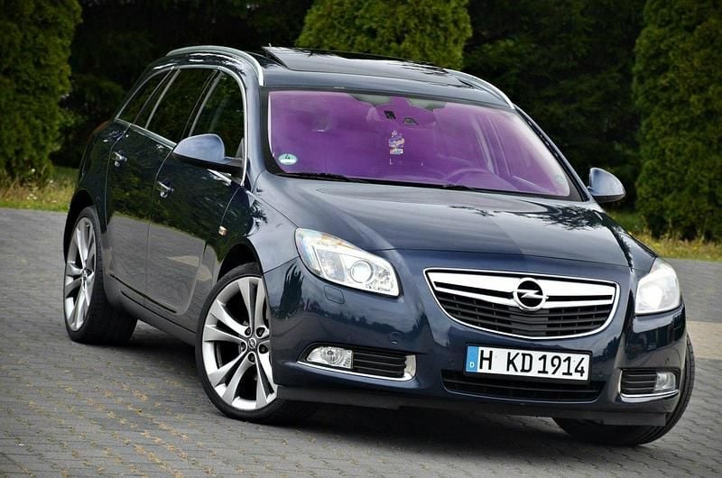 Niebieski (metalik, perła) Używany 2013 Opel Insignia Kombi | 25 900 zł (Dobra cena) - Obraz 1/4