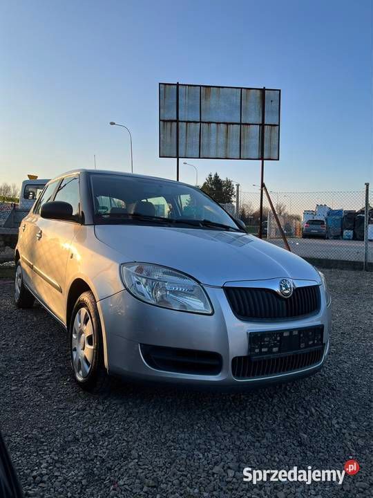 Srebrny Używany 2009 Skoda Fabia Hatchback | 13 900 zł (Drogi) - Obraz 1/4