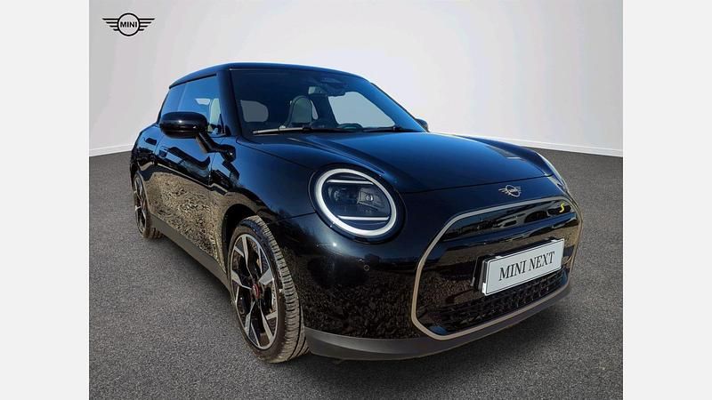 Midnight black ii metalizowany Używany 2024 Mini Cooper SE Hatchback | 140 000 zł (Uczciwa cena) - Obraz 1/4