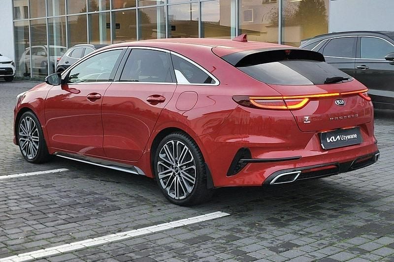 Używany Kia ProCeed GT-Line 140 KM (102 kW) 2019 Czerwony Hatchback