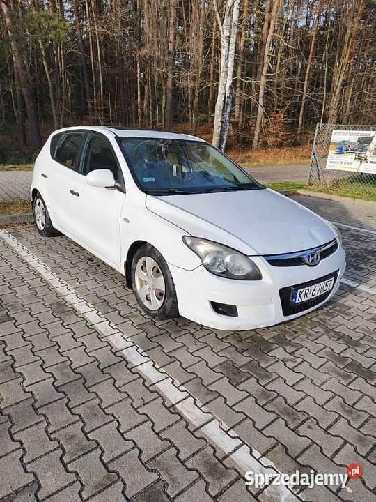 Biały Używany 2009 Hyundai i30 Hatchback | 7900 zł (Super Cena) - Obraz 1/4